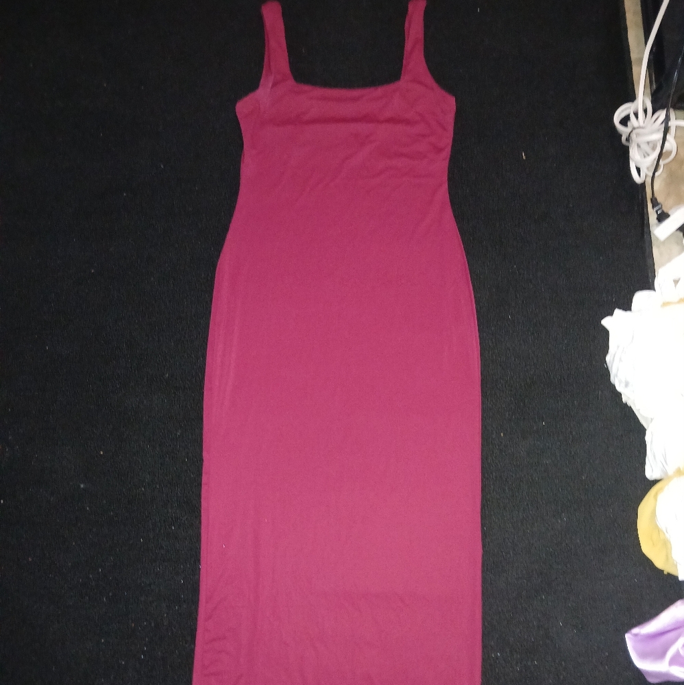 Great dress, size medium, color burgundy